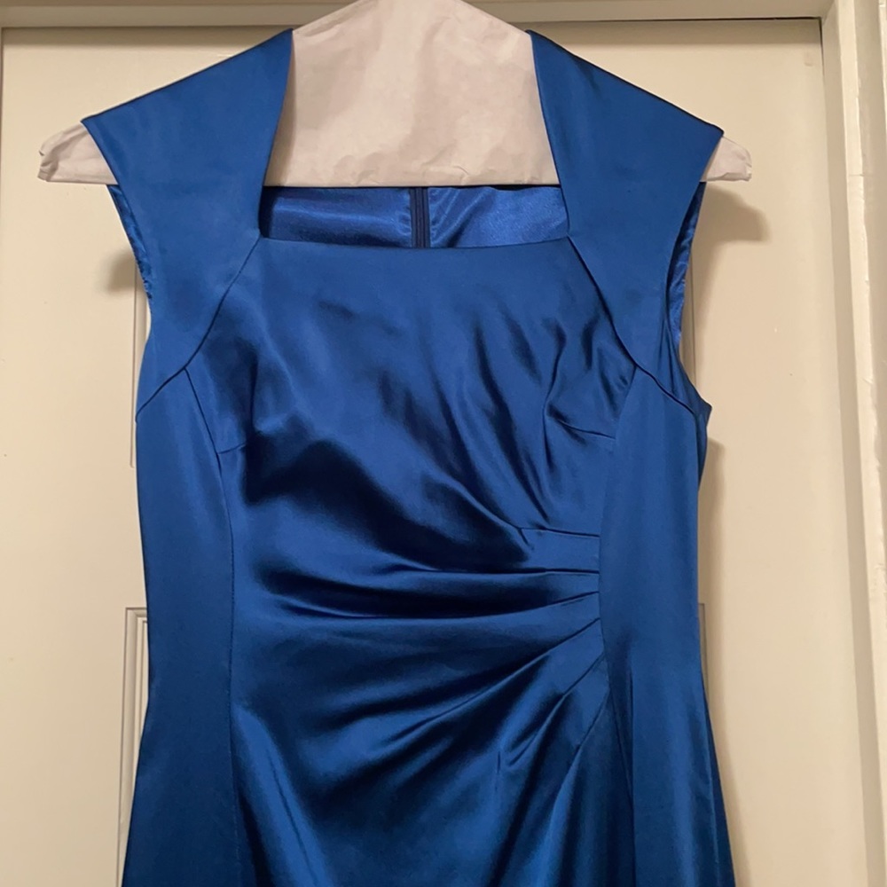 Formal royal blue sleeveless Tahari gown—perfect condition!